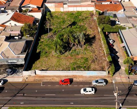 Terreno na Av. JK com 1.650m² para alugar, no Centro