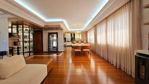 Apartamento à venda no Ed. Polaris, Centro