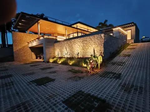 Casa de alto padrão à venda no Condomínio Ecovillas do Lago, em Sertanópolis
